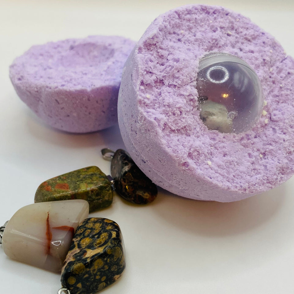 "Treasure" Fizzy Bath Ball with hidden stone pendant, classic colors.